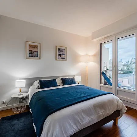 Pereire: T2 Face A La Avec Balcon Et Parking - Fr-1-433-150 شقة