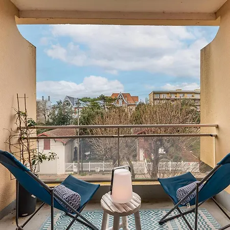 Pereire: T2 Face A La Avec Balcon Et Parking - Fr-1-433-150 * آركاشو
