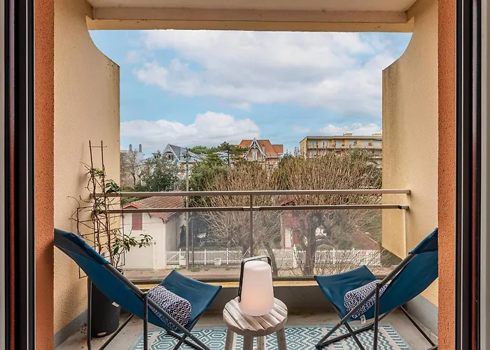 Pereire: T2 Face A La Avec Balcon Et Parking - Fr-1-433-150 * Arcachon