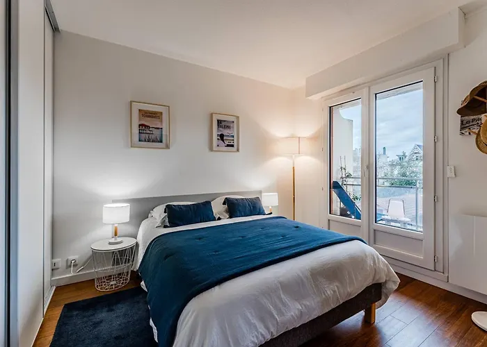 Pereire: T2 Face A La Avec Balcon Et Parking - Fr-1-433-150 Lejlighed